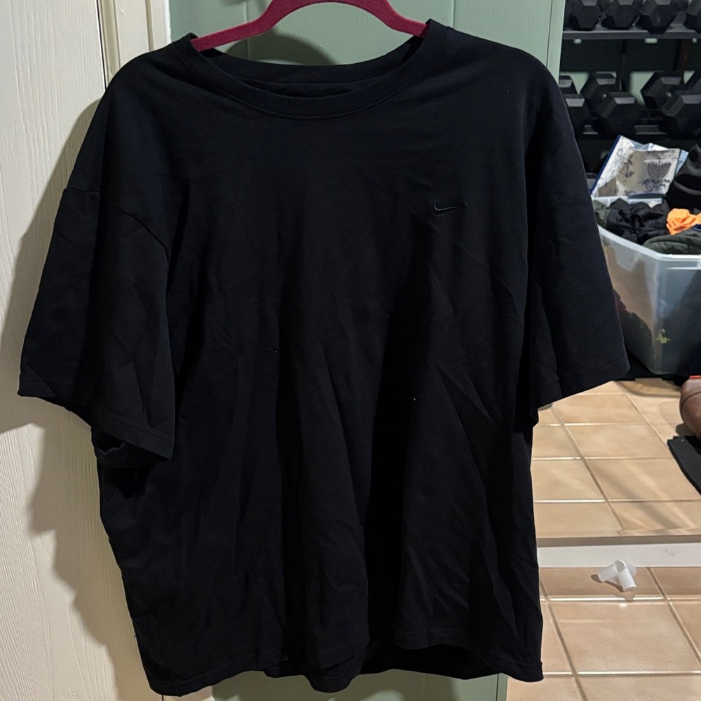 Nike PRIMARY LINE ALMOST BRAND NEW BLACK TEE